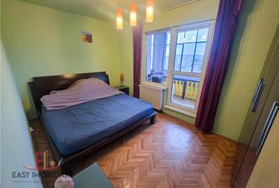 Apartament cu 4 camere decomandat în Cornișa