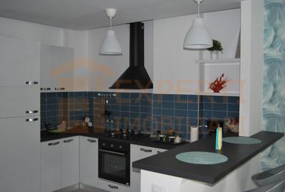 Apartament cu 2 camere semidecomandat, mobilat în Nord