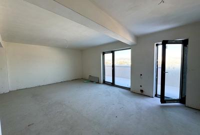 Apartament cu 3 camere semidecomandat în Someșeni