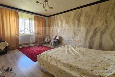 Apartament cu 2 camere decomandat în Nicolina