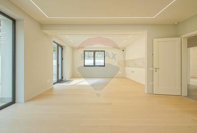 La poalele Tâmpei — vilă contemporană în Schei - 4