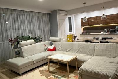 Apartament cu 3 camere semidecomandat, mobilat în Florești