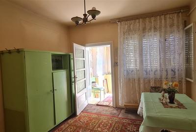 Casa de inchiriat pe calea Radnei - strada principala - 16