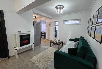 Apartament cu 3 camere semidecomandat, mobilat în Bună Ziua