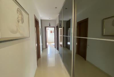 Apartament 4 camere bloc boutique si terasa de 25m - 27