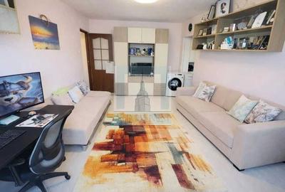 Apartament cu 3 camere semidecomandat în Astra