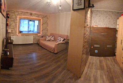 Apartament cu 3 camere decomandat, mobilat în Nicolina