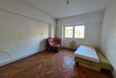 APARTAMENT 3 CAMERE-DECOMANDAT-ETAJ 1 - 5
