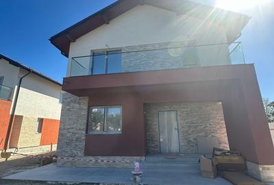 Casă individuală cu 4 camere în Corbeanca