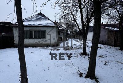 Cartier Lazaret - Teren de casa cu casă 568 mp - 1