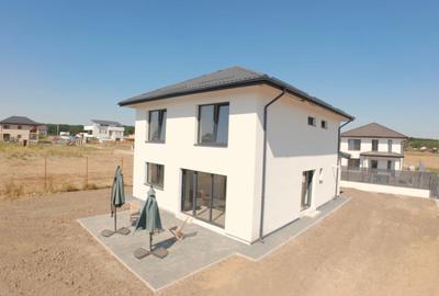 Casă individuală cu 5 camere în Balotești