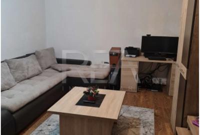 Apartament cu 3 camere decomandat în Drumul Taberei