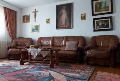 Apartament cu 4 camere decomandat, mobilat în 13 Septembrie