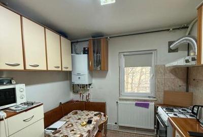 Apartament 4 camere decomandate zona Poarta 6 - 2