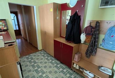 Apartament cu 3 camere - 71 m.p.- Nicolina 2, geam la baie - 10