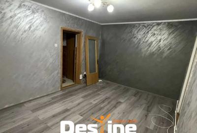 Apartament cu 3 camere semidecomandat, mobilat în Podu Roș