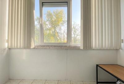 Apartament cu 3 camere decomandat, situat în cartierul Nicolina 2 - 6