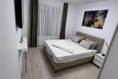 Apartament cu 3 camere decomandat, mobilat în Băneasa