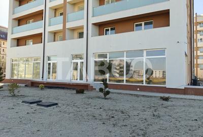 Spațiu comercial, de 84.00 mp, în Periferie