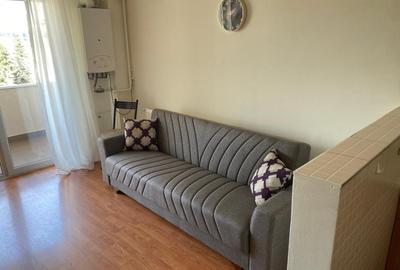 Apartament cu 2 camere semidecomandat, mobilat în Central