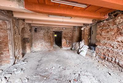 Apartament 2 Camere 80 mp UTILI De Renovat Str. Lunga - 7