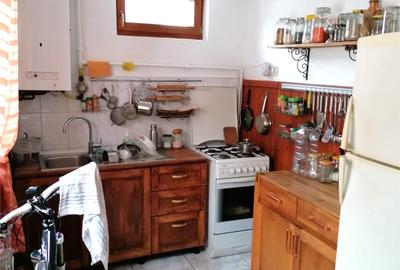 Doua corpuri de casa, zona centrala, pentru locuinta sau firma - 5