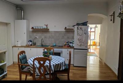 Apartament cu 2 camere decomandat, mobilat în Ultracentral