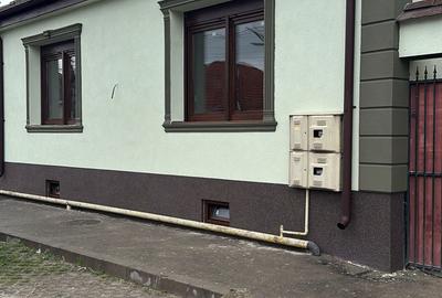 Casă cu 4 camere în Piața Cluj