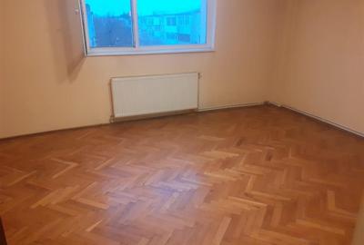 Garsonieră decomandată în Dorobanți