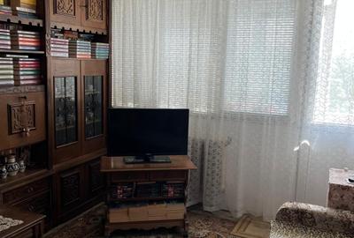 Apartament cu 2 camere decomandat în Eroii Revoluției