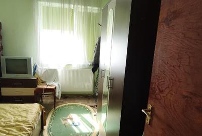 Vand apartament 3 camere semidecomandat Corabia Olt - 5