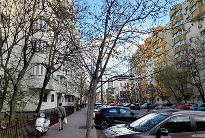 METROU TIMPURI NOI, NERVA TRAIAN, FOISORULUI 42 MP, ETAJ 4/8 BLOC 1993 - 1