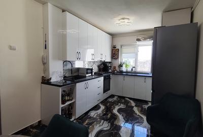 Apartament de vanzare 2 camere transformt in 3, zona linistita - 1