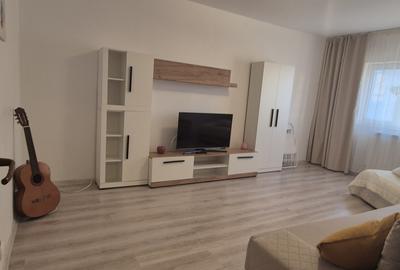 Apartament cu 2 camere decomandat, mobilat în Faleza Nord