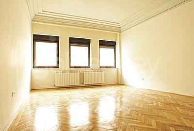 Vila cu 8 camere potrivit pentru birouri/clinica - 2