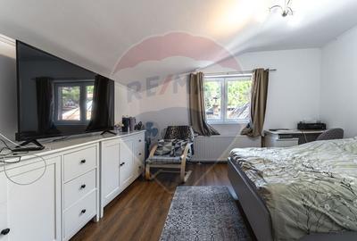 CASA COMPUSA DIN 2 APARTAMENTE, SCHEII BRASOVULUI| COMISION 0 - 6
