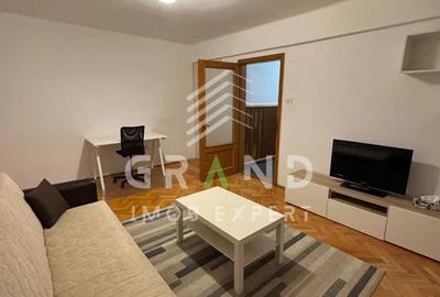 Garsonieră decomandată, mobilată în Central