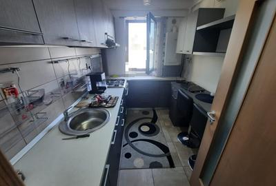 Apartament cu 2 camere decomandat, etajul 2/5, zona Nicolina - 4
