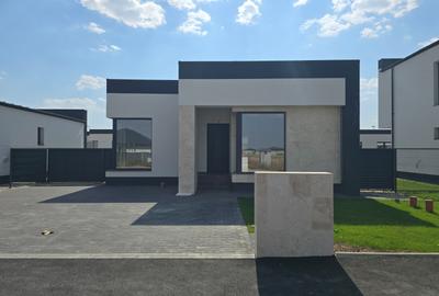 Casă cu 4 camere în Berceni