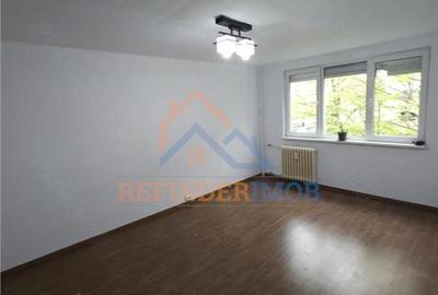 Apartament de vanzare de 3 camere, zona Ozana - Auchan Titan - 1