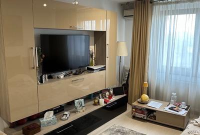 Apartament cu 3 camere semidecomandat, mobilat în Lujerului