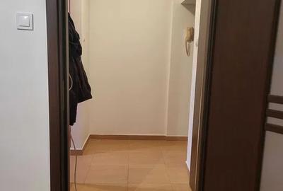 Apartament cu 2 camere semidecomandat în Titan