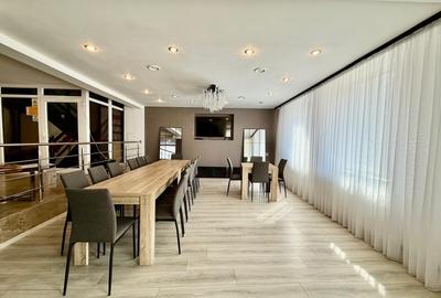 Duplex cu 18 camere în Central