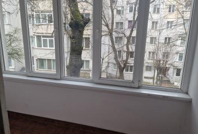 De Vanzare apartament 3 camere decomandat etaj 1 George Enescu - 4