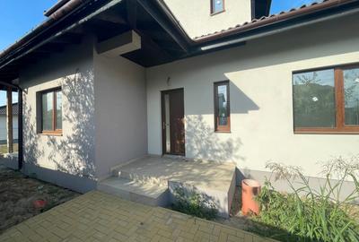 Duplex cu 4 camere în Moșnița Nouă