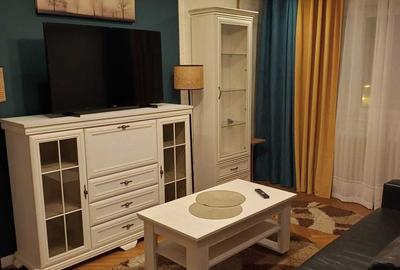 Apartament cu 3 camere nedecomandat, mobilat în Vasile Aaron