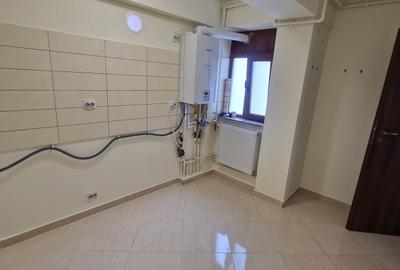 Apartament cu 2 camere semidecomandat, mobilat în Decebal