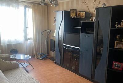 Apartament cu 3 camere decomandat, mobilat în Rahova