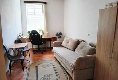 Apartament cu 2 camere semidecomandat, mobilat în Central