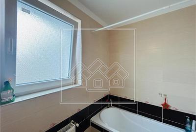 Apartament de vanzare in Sibiu - 2 camere, balcon - etaj 2/4 - 4